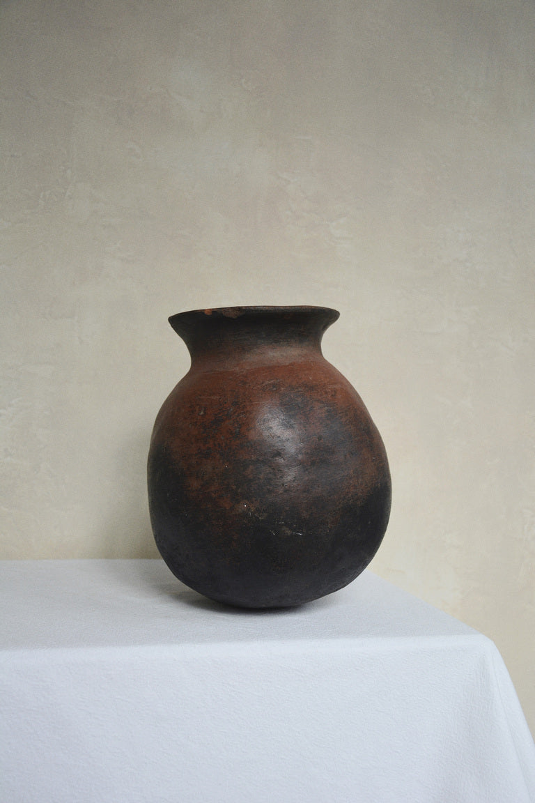 ANTIQUE AFRICAN VESSEL